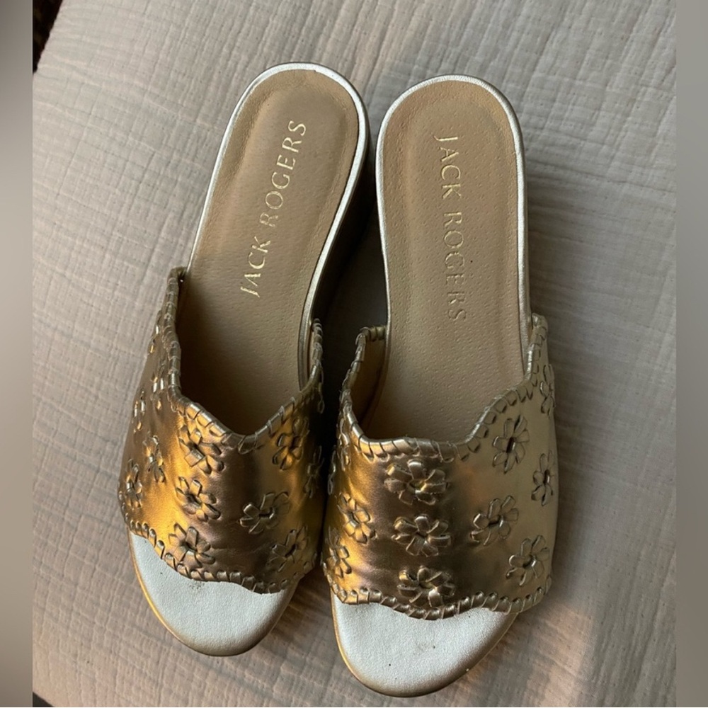 Jack Rogers Gold Wedgs - Picture 3 of 6